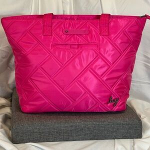 Lug Skyliner Rosette NWOT